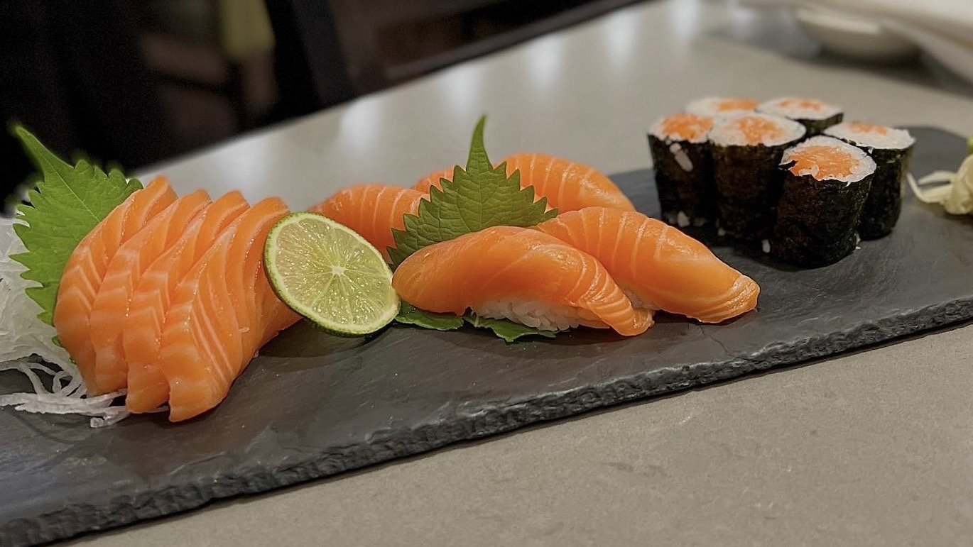 Masaki Sushi – Moffat Inn one of the best restaurants in niagara-n-the-lake plated sushi