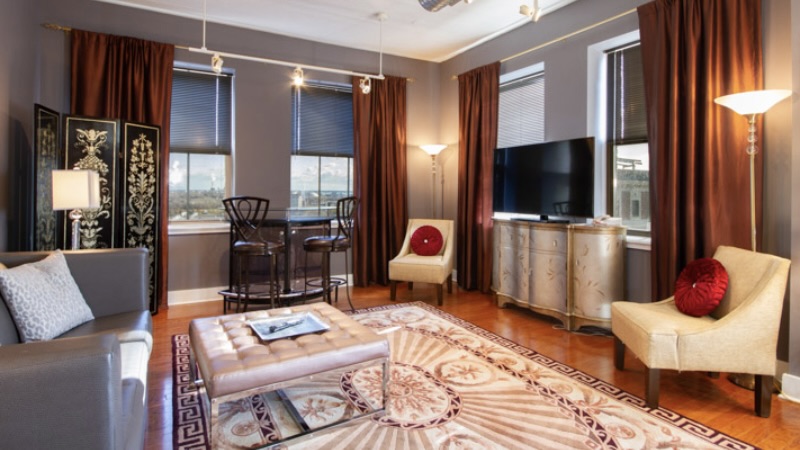 The Excelsior Suite at The Giacomo with Niagara Falls views