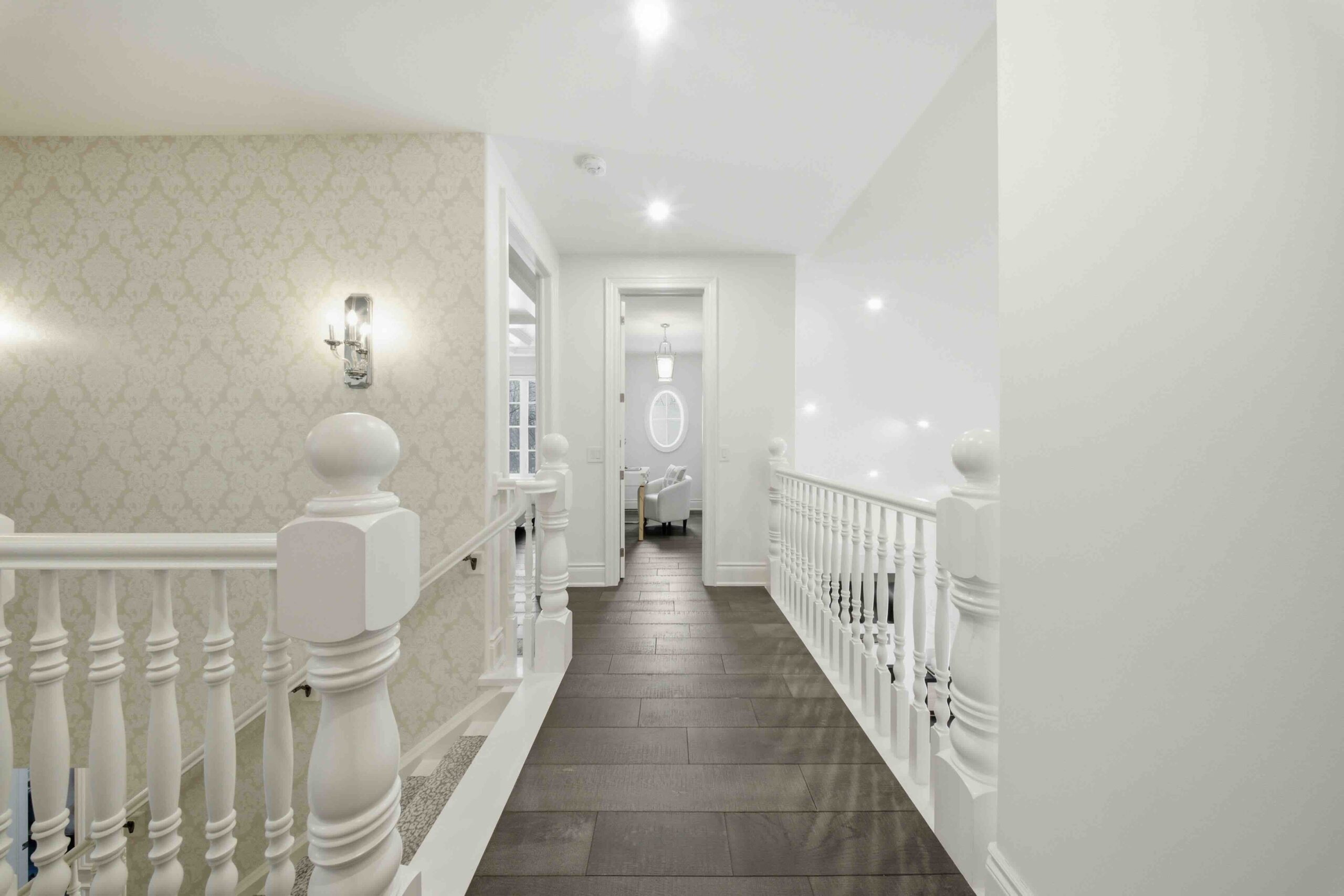 25 Arbourvale Common upper level hallway