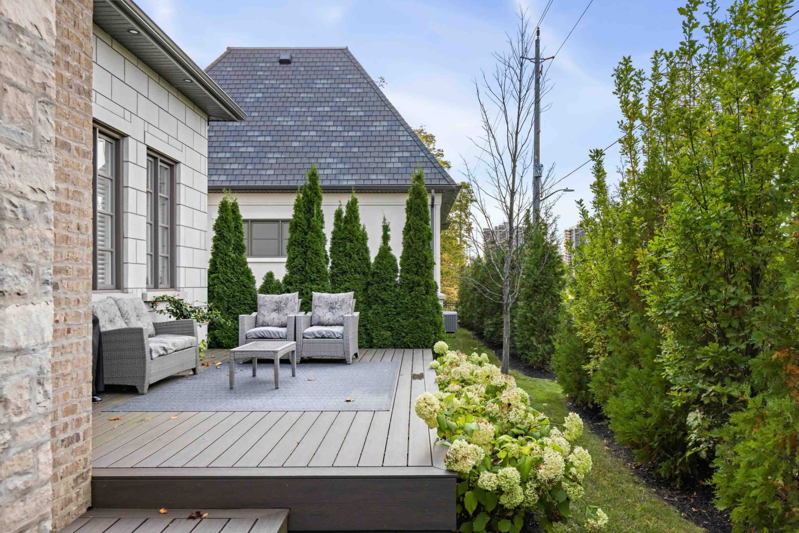 The outside deck at 25 Arbourvale Common